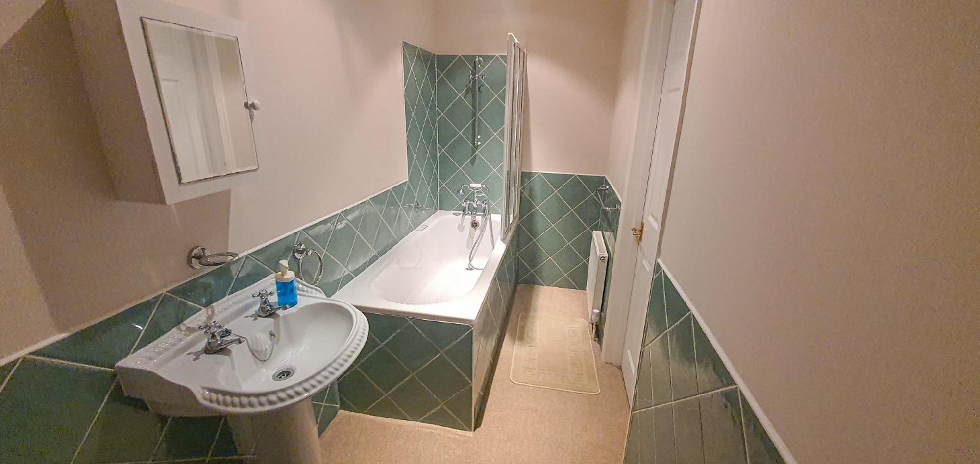 Old Slade Cottage - Train To London 30Mins, Heathrow 15Mins Away,Free Parking - En-Suit Rooms West Drayton  Room photo